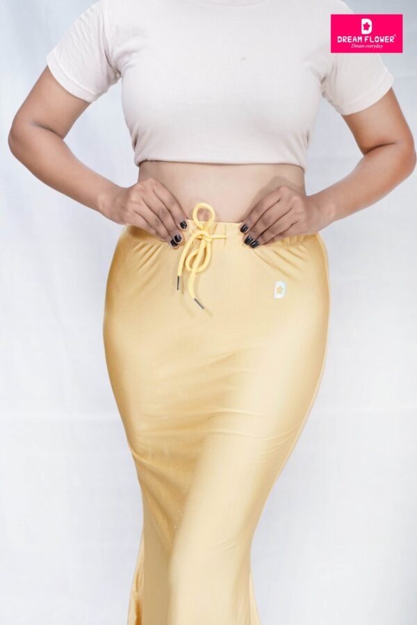 Shimmer Saree Shaper  - Gold - Image 4